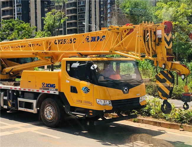 连山区大件设备吊装租赁吊车