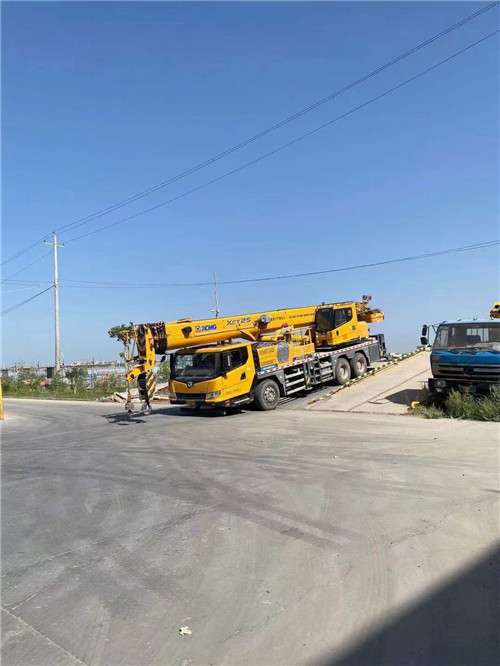 连山区吊车作业时，可能会产生哪些额外收费项目？